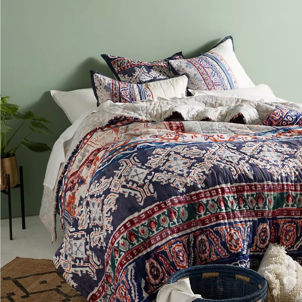 Anthropologie Risa FULL quilt & shams